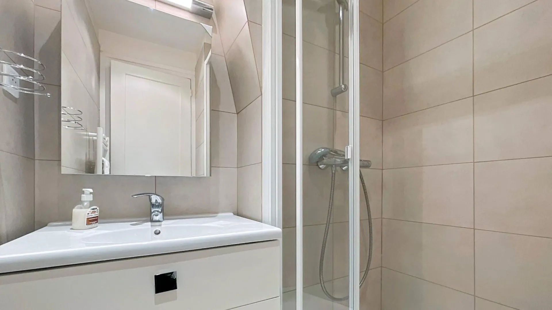 Homestay Luxury Flat & Eiffel Tower View Paris